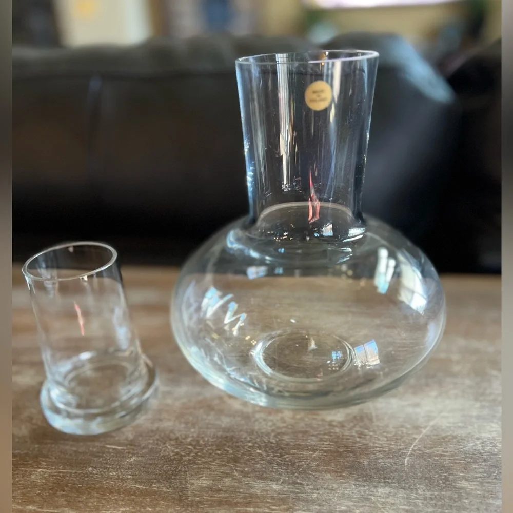 N⃨I⃨C⃨E⃨ Polish Made Glass Water Carafe Bedside Hotel Style ‼️ - Picture 4 of 7